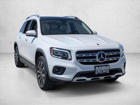 Used 2022 Mercedes-Benz GLB 250 image 3