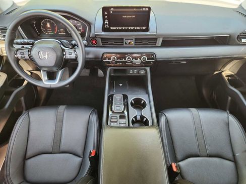 Used 2025 Honda Pilot Touring image 25