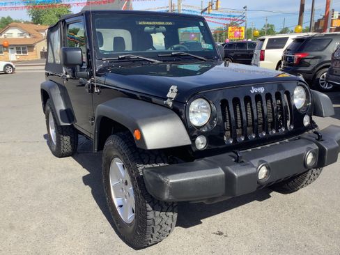 Used 2017 Jeep Wrangler Sport AWD/4WD image 2