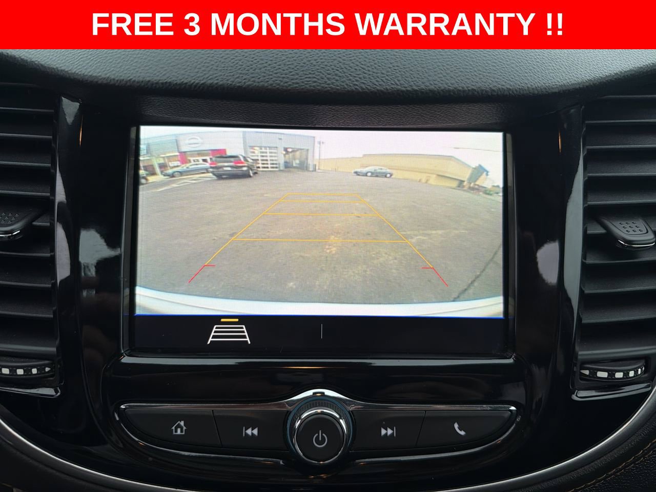 Used 2020 Chevrolet Trax LT w/ LT Convenience Package FWD image 18