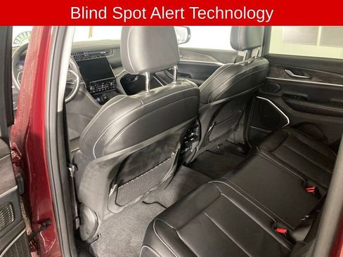 Used 2022 Jeep Grand Cherokee Limited image 15