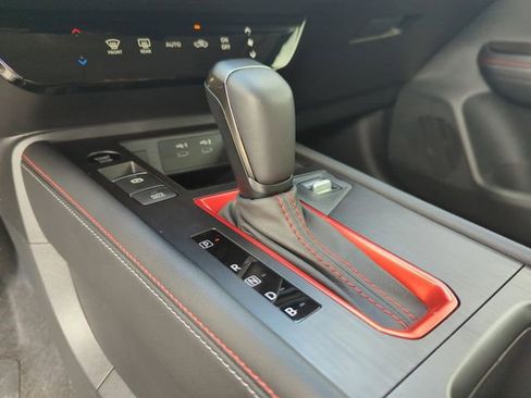 Certified 2025 Nissan Kicks SR image 38