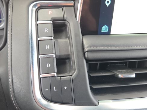 Used 2023 Chevrolet Tahoe Z71 w/ Luxury Package image 21