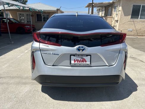 Used 2022 Toyota Prius Prime LE image 17