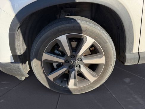 Used 2024 Honda Pilot Touring image 14