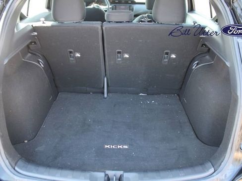 Used 2022 Nissan Kicks SV image 10