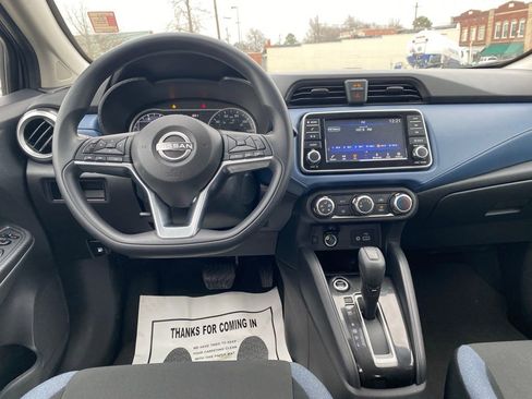 Used 2025 Nissan Versa SV image 13