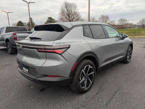 New 2026 Chevrolet Equinox EV LT image 10