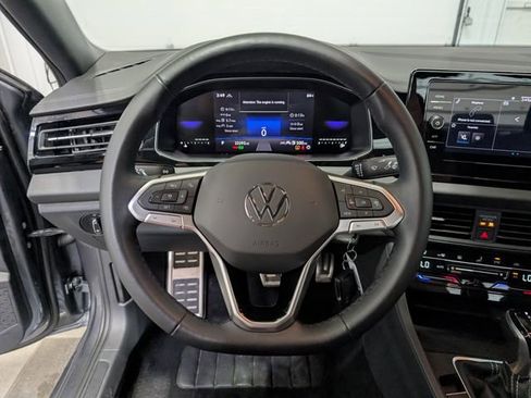 Used 2025 Volkswagen Jetta Sport FWD image 15