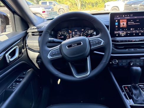 New 2026 Jeep Compass Limited image 15
