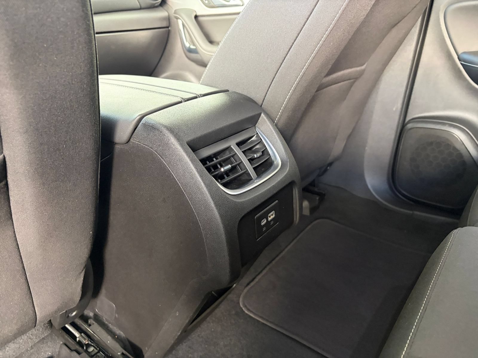 Used 2026 Chevrolet Blazer LT FWD image 22