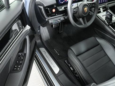New 2025 Porsche Panamera 4 image 7