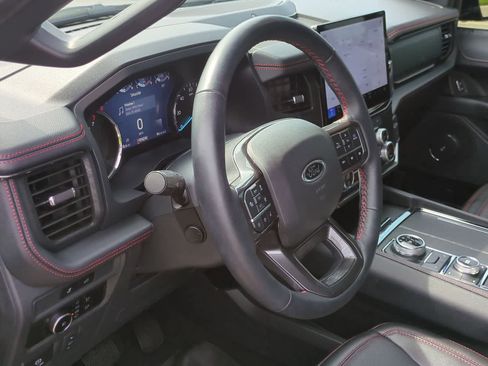 Used 2024 Ford Expedition Limited AWD/4WD image 10