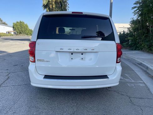 Used 2011 Dodge Grand Caravan Express image 4