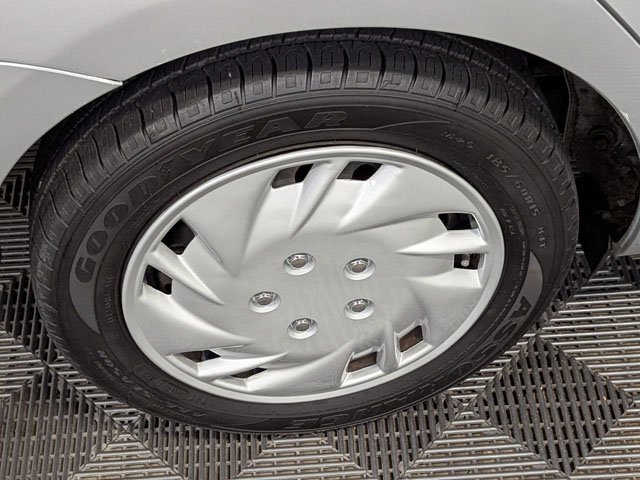 Used 2010 Toyota Yaris Sedan FWD image 9