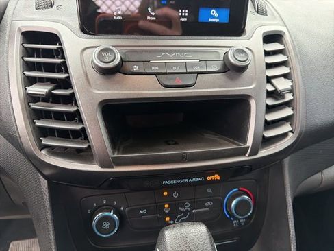 Used 2019 Ford Transit Connect XLT image 26