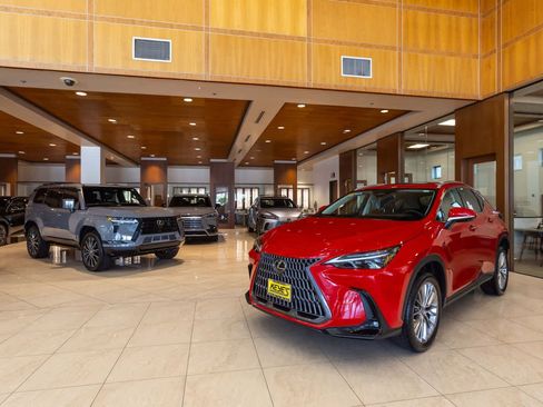 Used 2024 Lexus RZ 300e Premium image 28