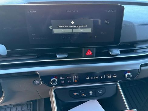 New 2026 Kia Carnival FWD image 24