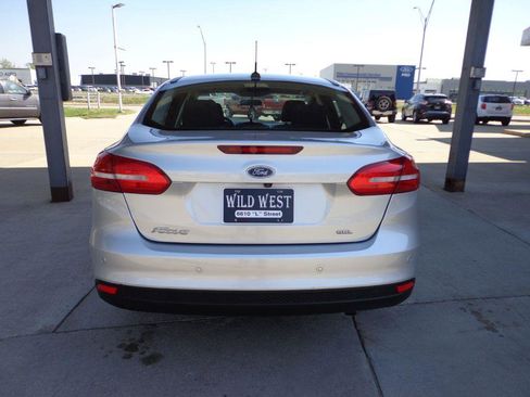 Used 2018 Ford Focus SEL w/ Cold Weather Package FWD image 5