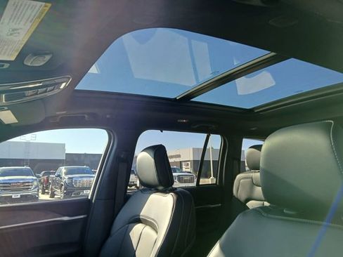 New 2025 Jeep Grand Cherokee Limited w/ Luxury Tech Group II AWD/4WD image 33