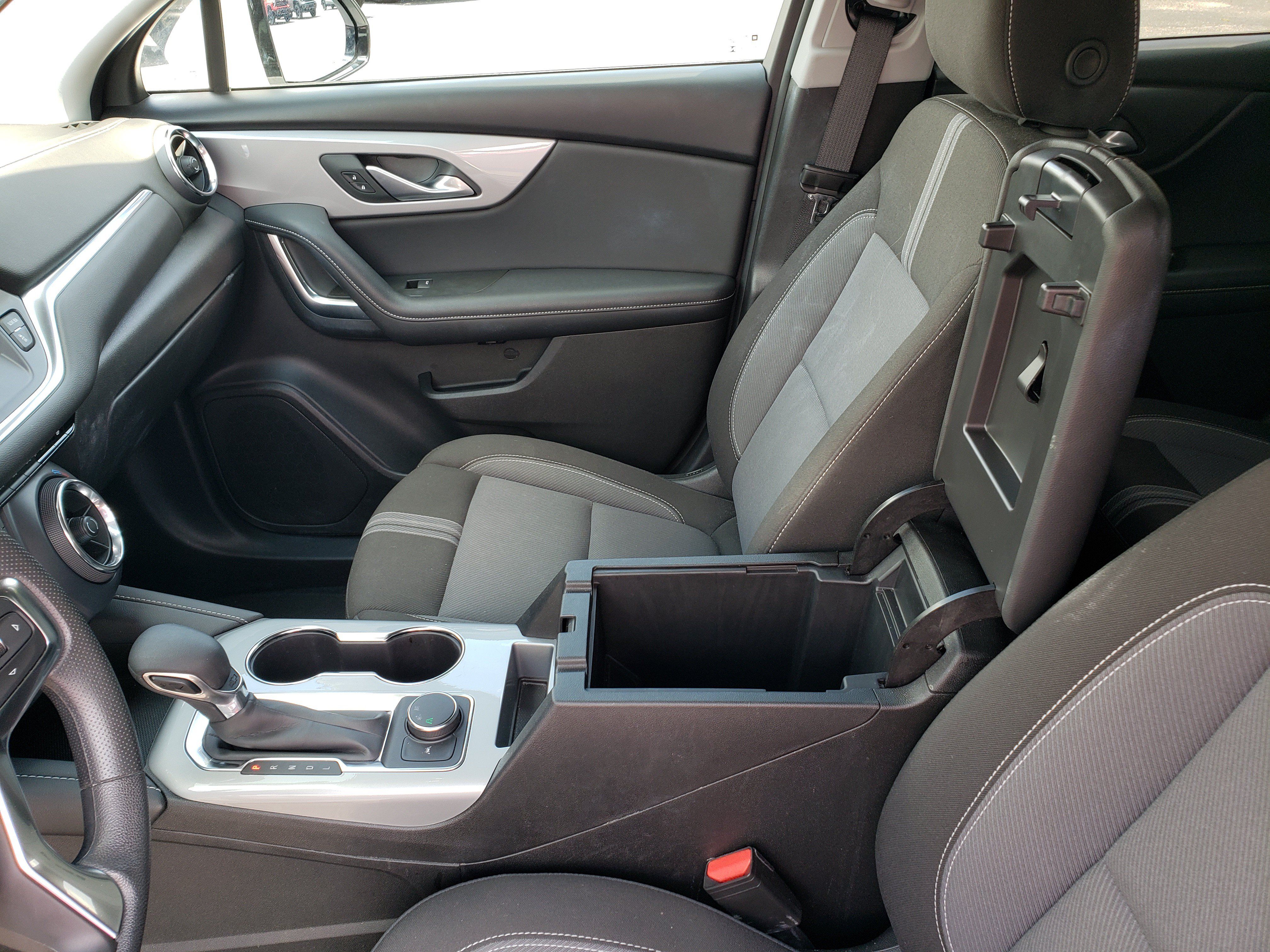 Used 2025 Chevrolet Blazer LT FWD image 24