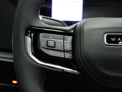 Used 2025 Jeep Wagoneer S Limited image 19