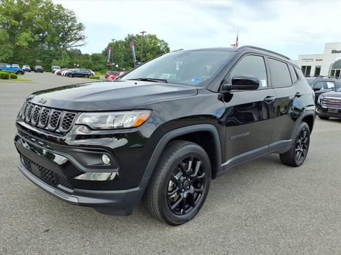 Used 2026 Jeep Compass Latitude AWD/4WD image 21