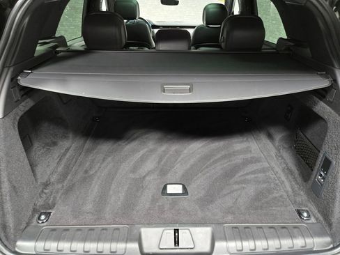 Used 2025 Land Rover Range Rover Sport SE image 45