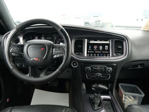Used 2017 Dodge Charger SXT w/ AWD Plus Group image 28