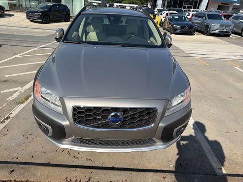 Used 2015 Volvo XC70 T5 Premier FWD image 2