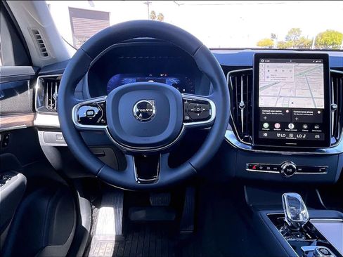 New 2026 Volvo XC90 B6 Plus w/ Protection Package Premier AWD/4WD image 15
