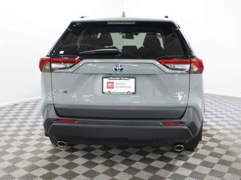 Certified 2020 Toyota RAV4 XLE w/ Convenience Package image 5
