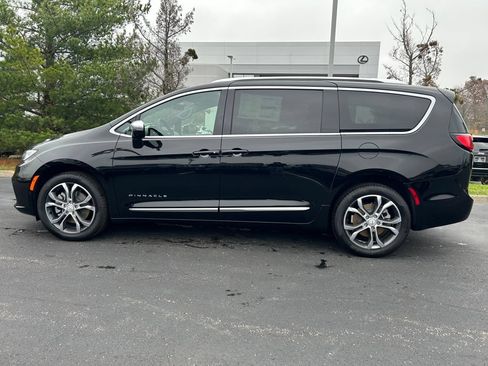 New 2026 Chrysler Pacifica Pinnacle AWD/4WD image 4