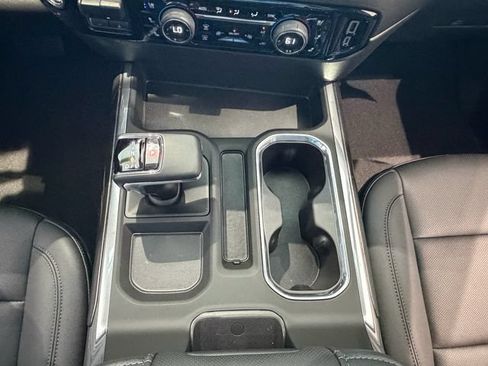 Used 2025 Chevrolet Silverado 1500 LTZ w/ LTZ Premium Package AWD/4WD image 14