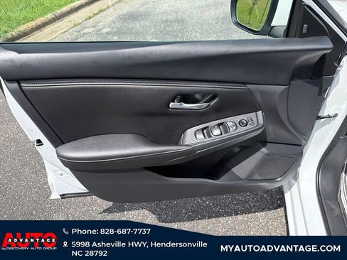 Used 2025 Nissan Sentra SV FWD image 8