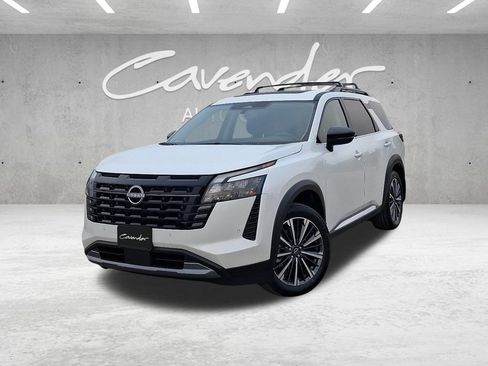 New 2026 Nissan Pathfinder Platinum FWD image 1