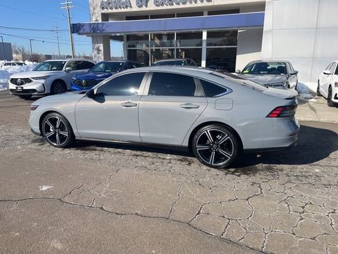 Used 2025 Honda Accord Sport image 7