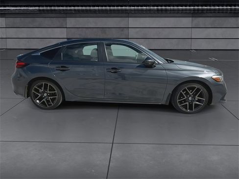 Used 2023 Honda Civic Sport Touring image 9