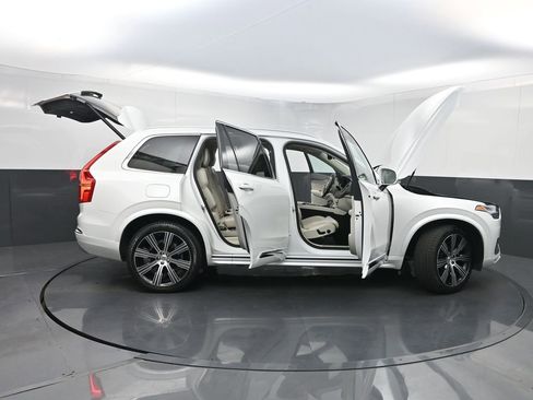 Used 2022 Volvo XC90 T6 Inscription w/ Climate Package image 38