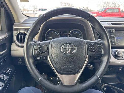 Used 2018 Toyota RAV4 Limited image 16