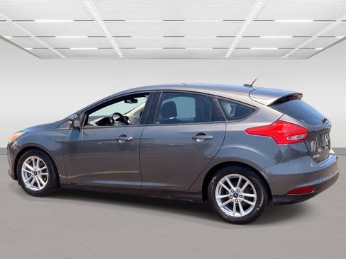 Used 2016 Ford Focus SE FWD image 3