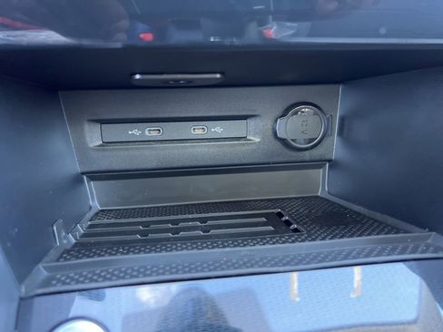 New 2025 Volkswagen Taos SE image 22