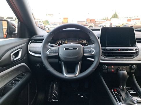 New 2026 Jeep Compass Latitude image 22