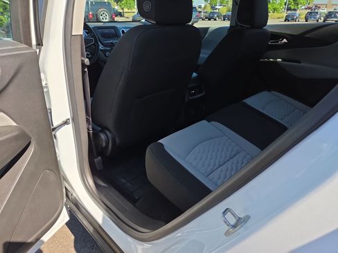 Used 2020 Chevrolet Equinox LS FWD image 20