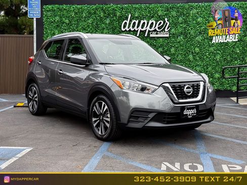 Used 2019 Nissan Kicks SV FWD image 3
