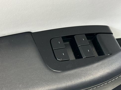 Used 2019 Tesla Model 3 Standard Range Plus image 13