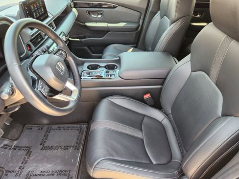 Certified 2023 Honda Pilot Touring image 13