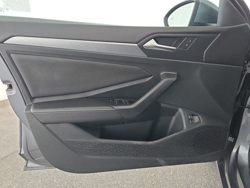 Used 2024 Volkswagen Jetta SE image 27