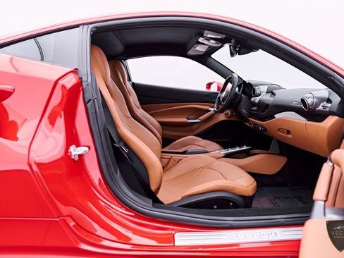 Used 2022 Ferrari F8 Tributo RWD image 37