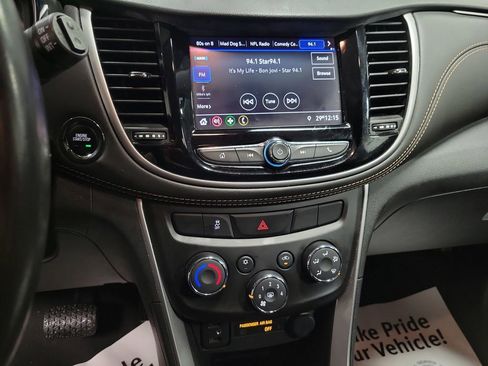 Used 2021 Chevrolet Trax LT w/ Sport Edition image 14